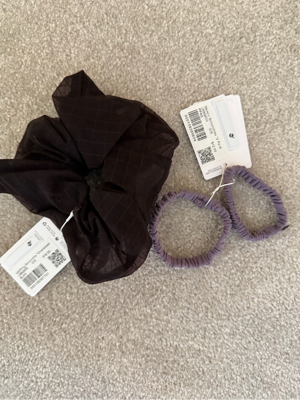 Lululemon Accessory Set – Black Scrunchie & Lavender Cloth Elastic bands